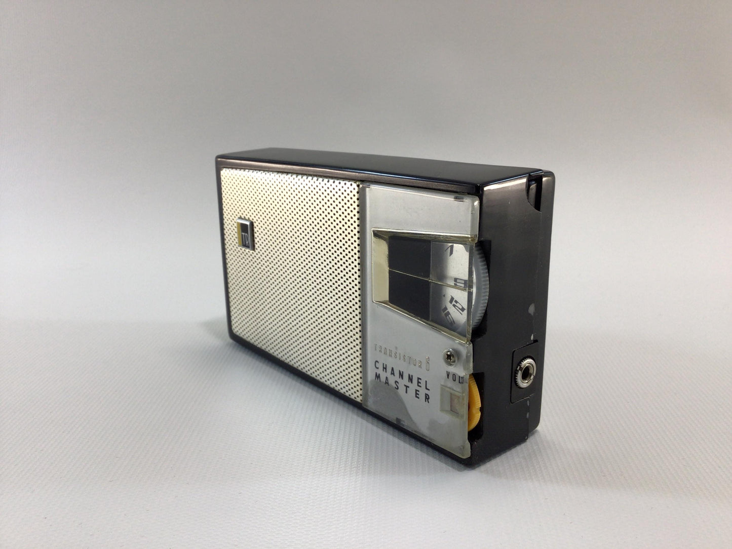 Vintage 6 Transistor Pocket AM Radio Channel Master Model 6501 Analog Audio Electronics - Nonworking Parts Repair Display