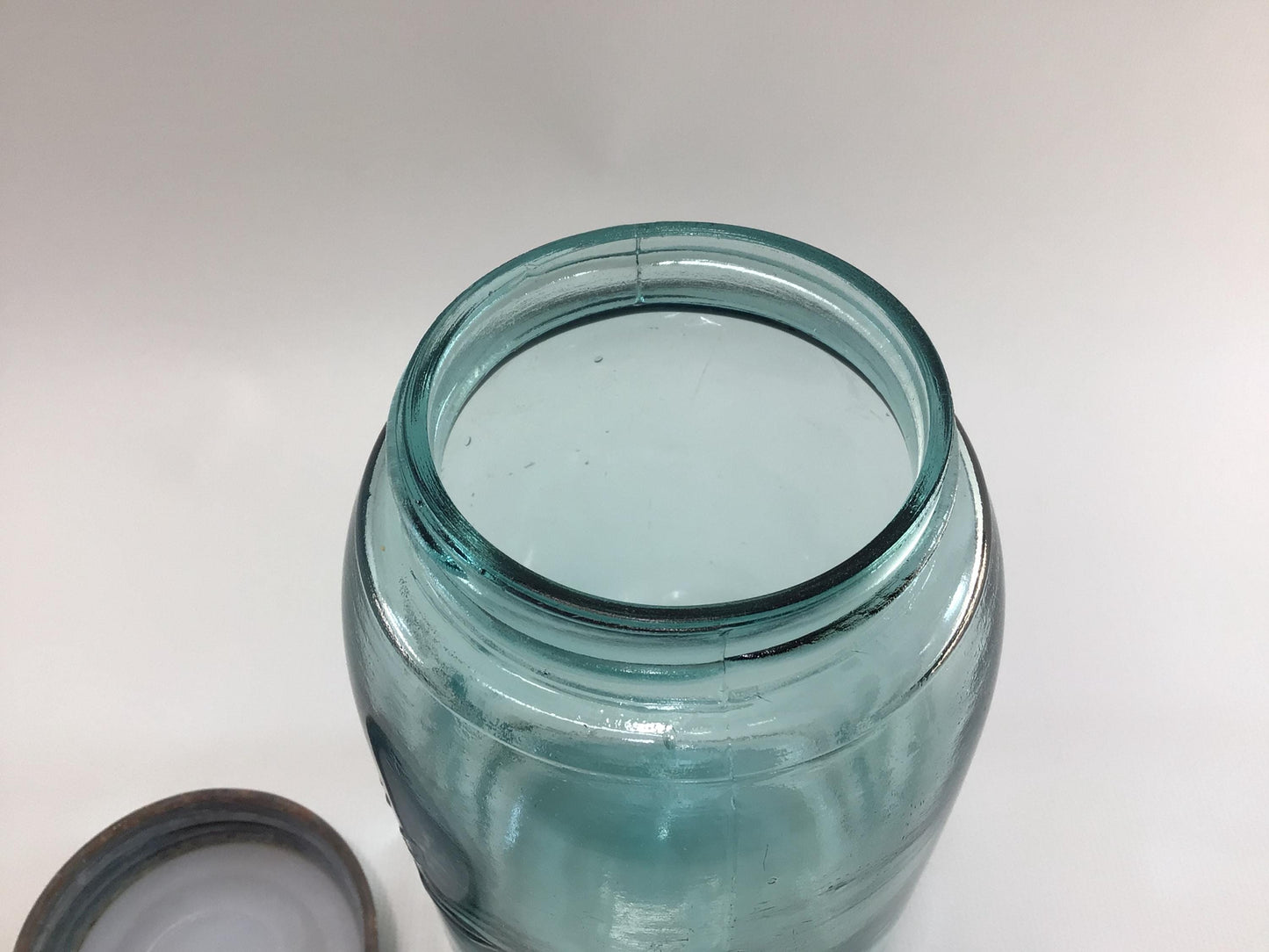 Vintage Blue Glass Ball Mason Jar One Quart J6 with Zinc Lid
