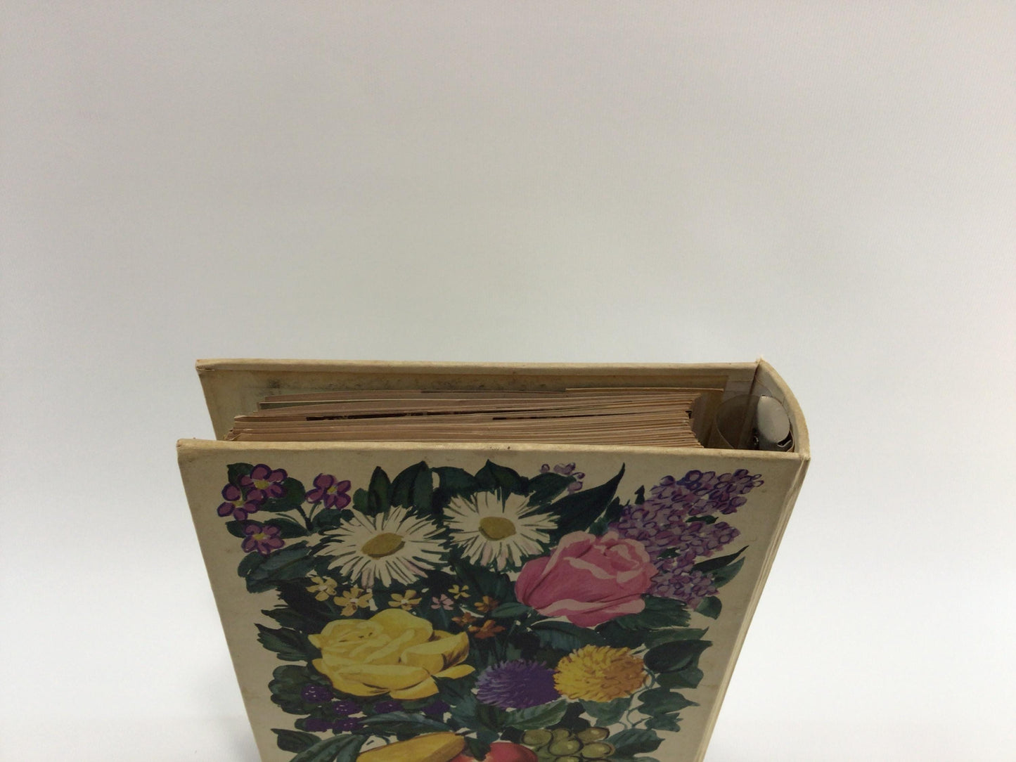 Vintage Garden Book Better Homes and Gardens 1951 First Edition