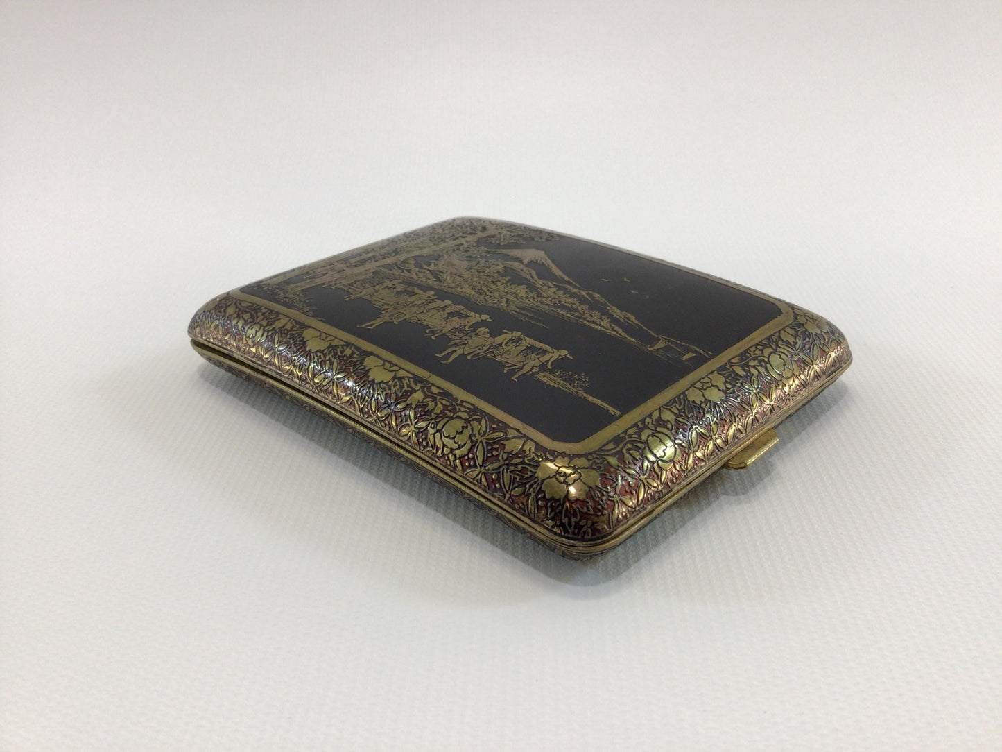 Mid Century Cigarette Case Damascene Mt Fuji Motif Quality Made Vintage Tobacciana Collectible
