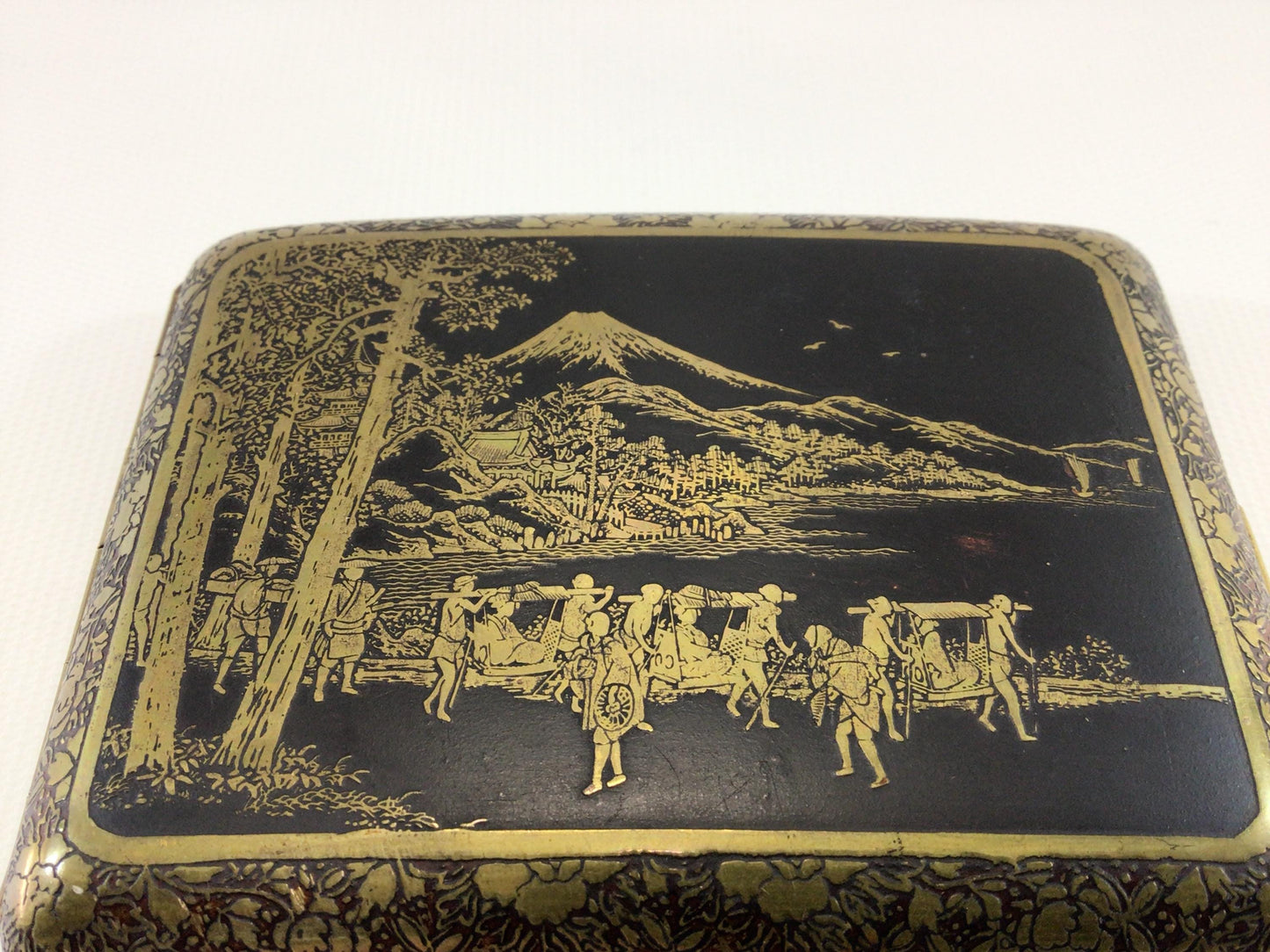 Mid Century Cigarette Case Damascene Mt Fuji Motif Quality Made Vintage Tobacciana Collectible