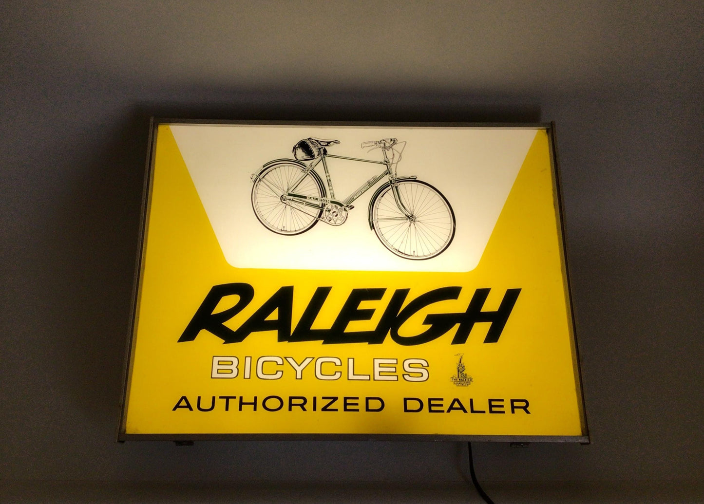 Raleigh Bicycles Authorized Dealers Vintage Advertising Lighted 20" x 15" Wall Sign