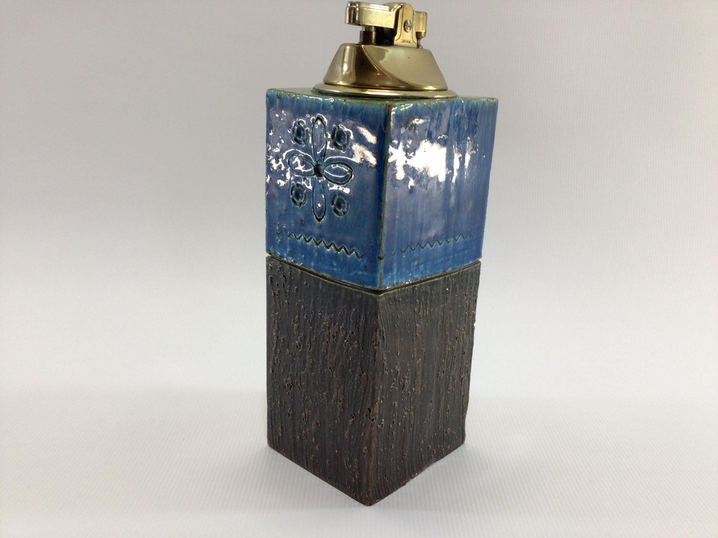 Mid Century Flower Power Table Lighter Made in Italy Ceramic Rosenthal Netter Home Decor