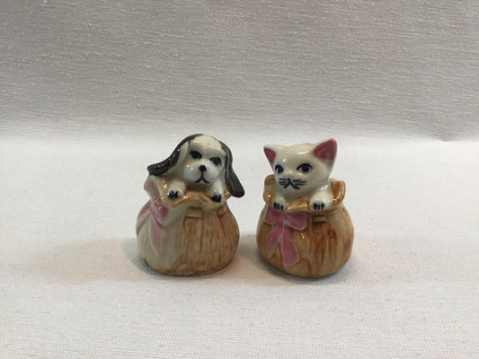 Vintage Puppy and Kitten Salt & Pepper Shaker Set Mid Century Ceramic Made in Japan