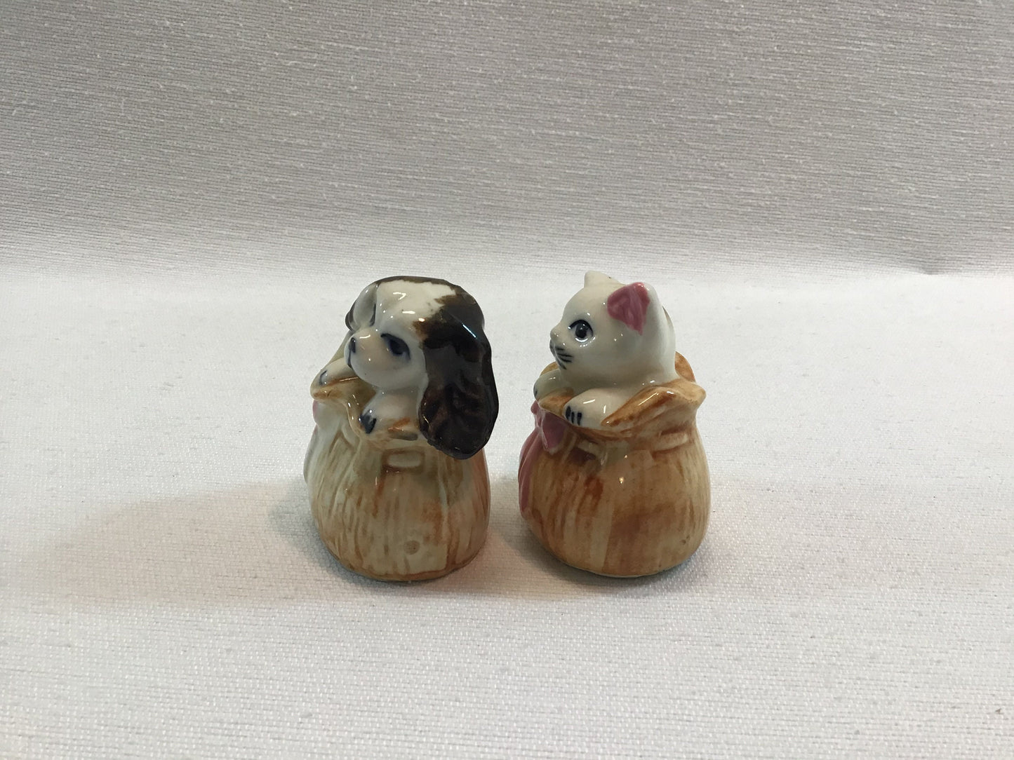 Vintage Puppy and Kitten Salt & Pepper Shaker Set Mid Century Ceramic Made in Japan