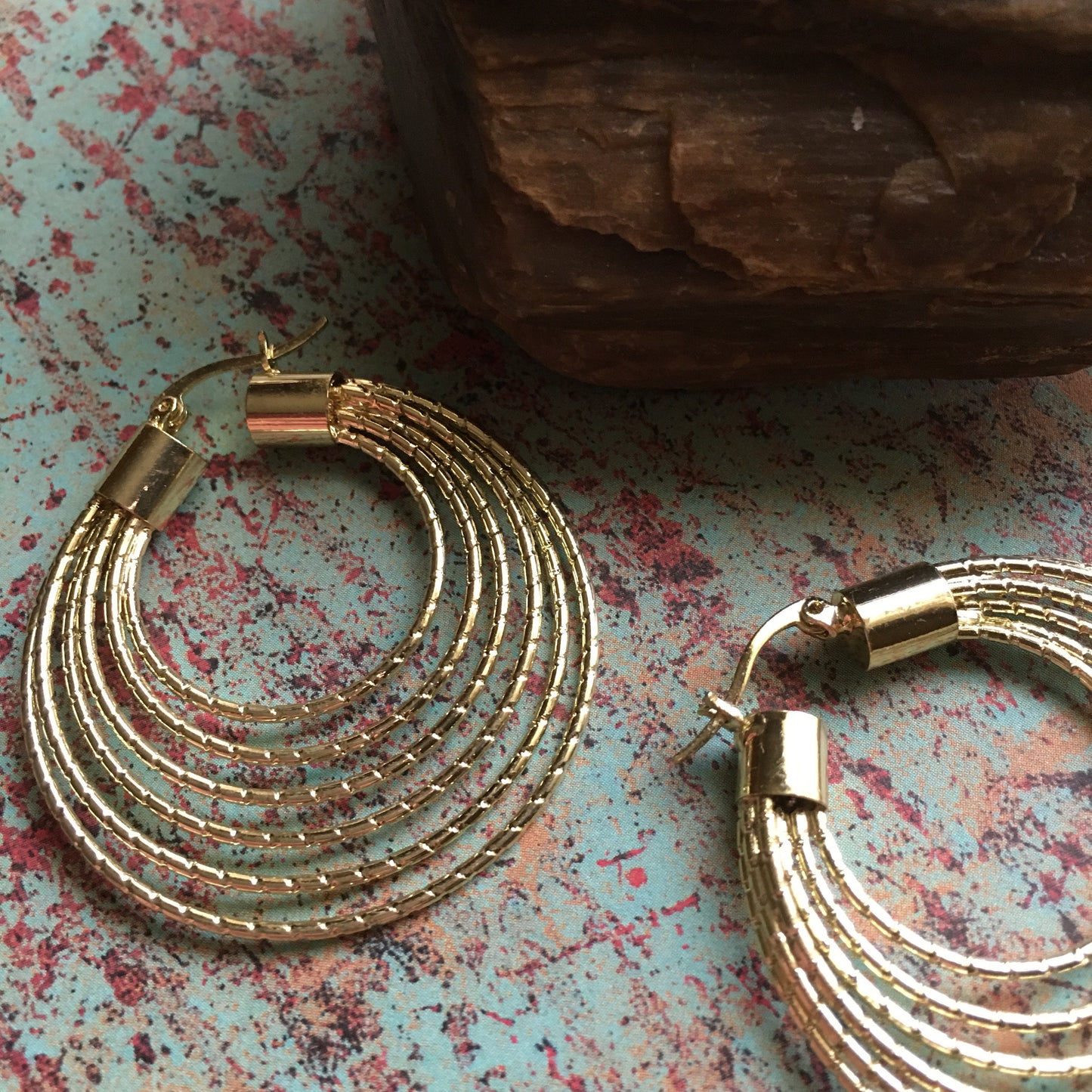 Mod Wire Hoop Earrings Gold Tone Stacked Multi Pierced Everyday Evening