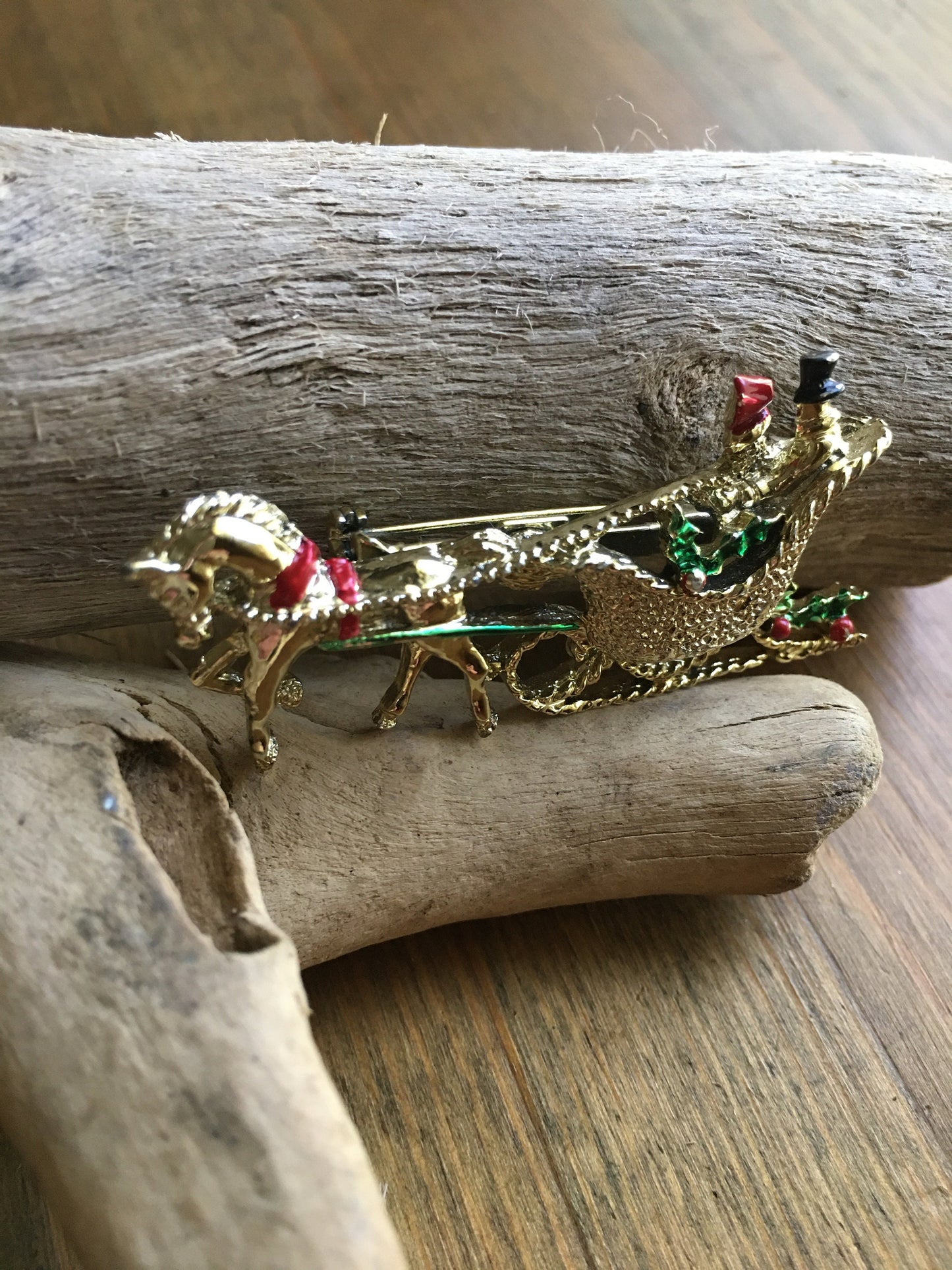 Christmas Holiday Brooch Sleigh Ride Textured Gold Tone Enamel Signed Gerry's