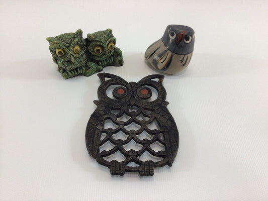 Owl Figurines Lot Grouping Google Eyes Soapstone Cozumel Pottery Rattle Cast Iron Trivet