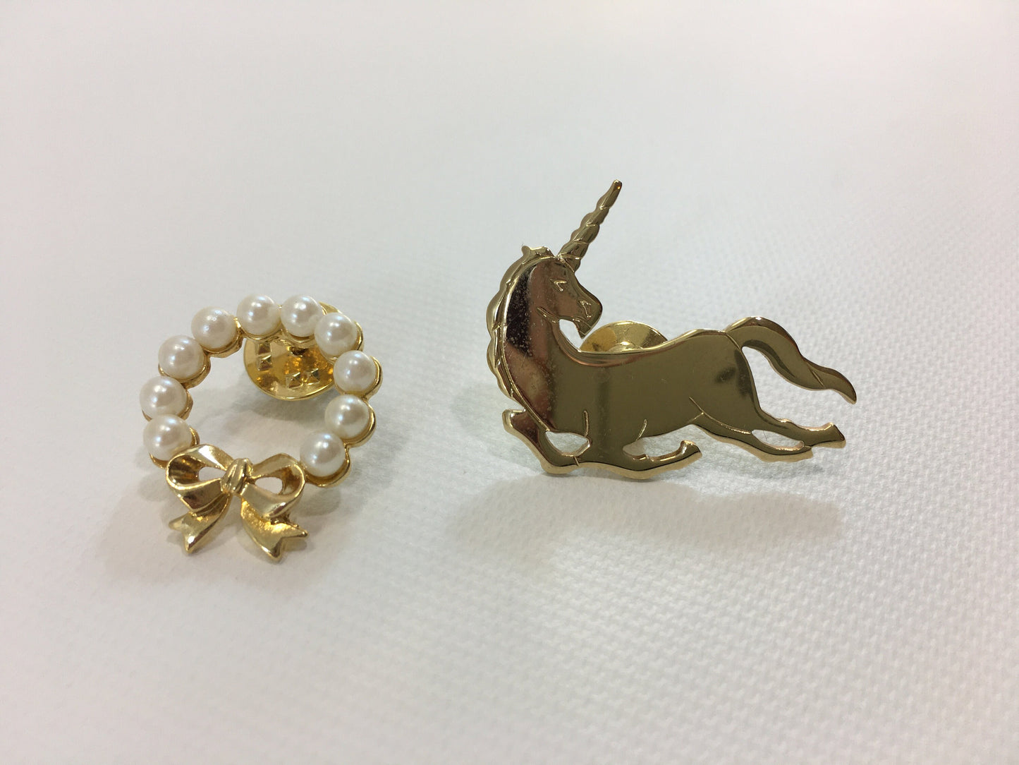 Gold Tone Unicorn Wreath Faux Pearls Fashion Pins