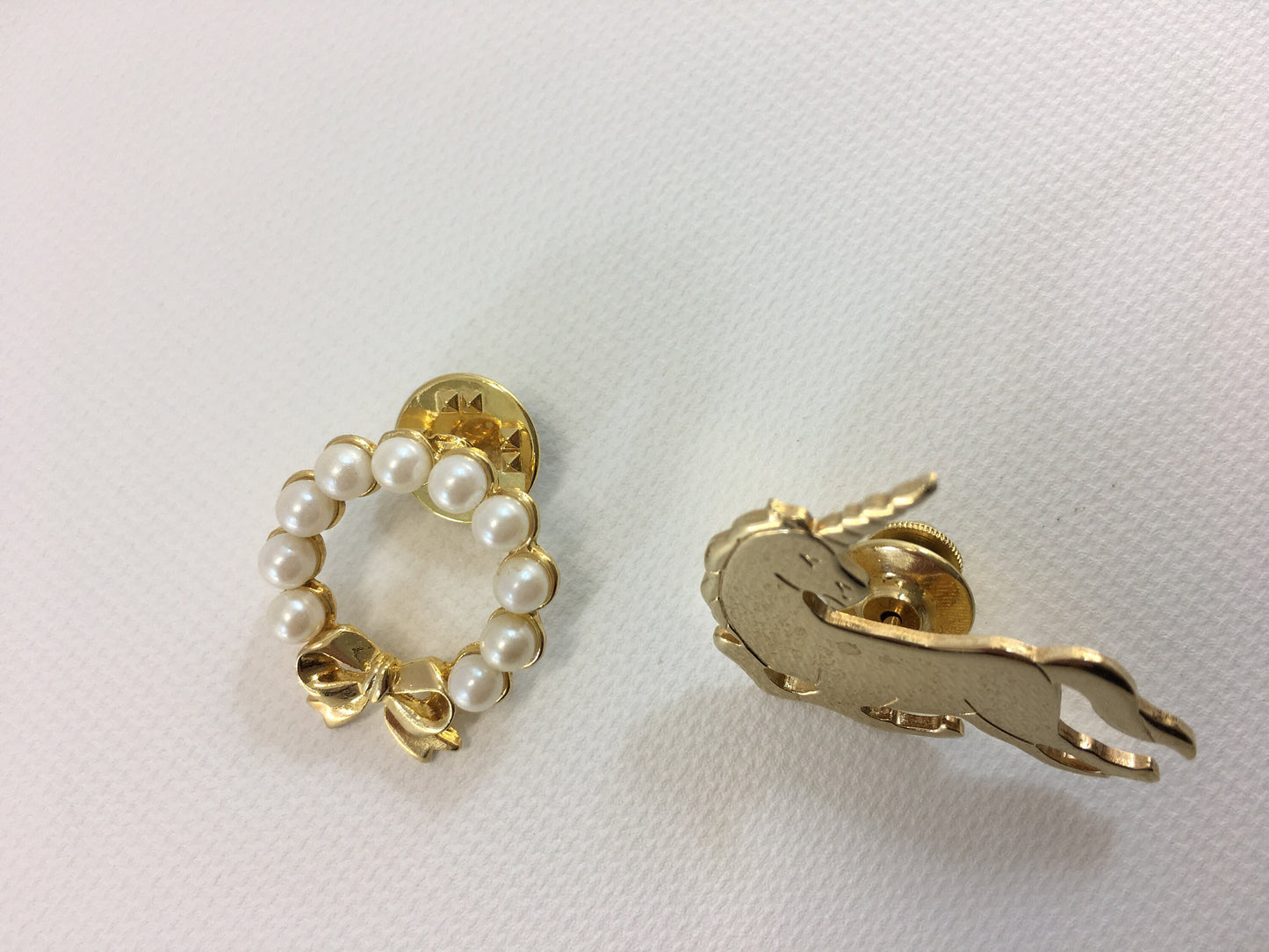 Gold Tone Unicorn Wreath Faux Pearls Fashion Pins