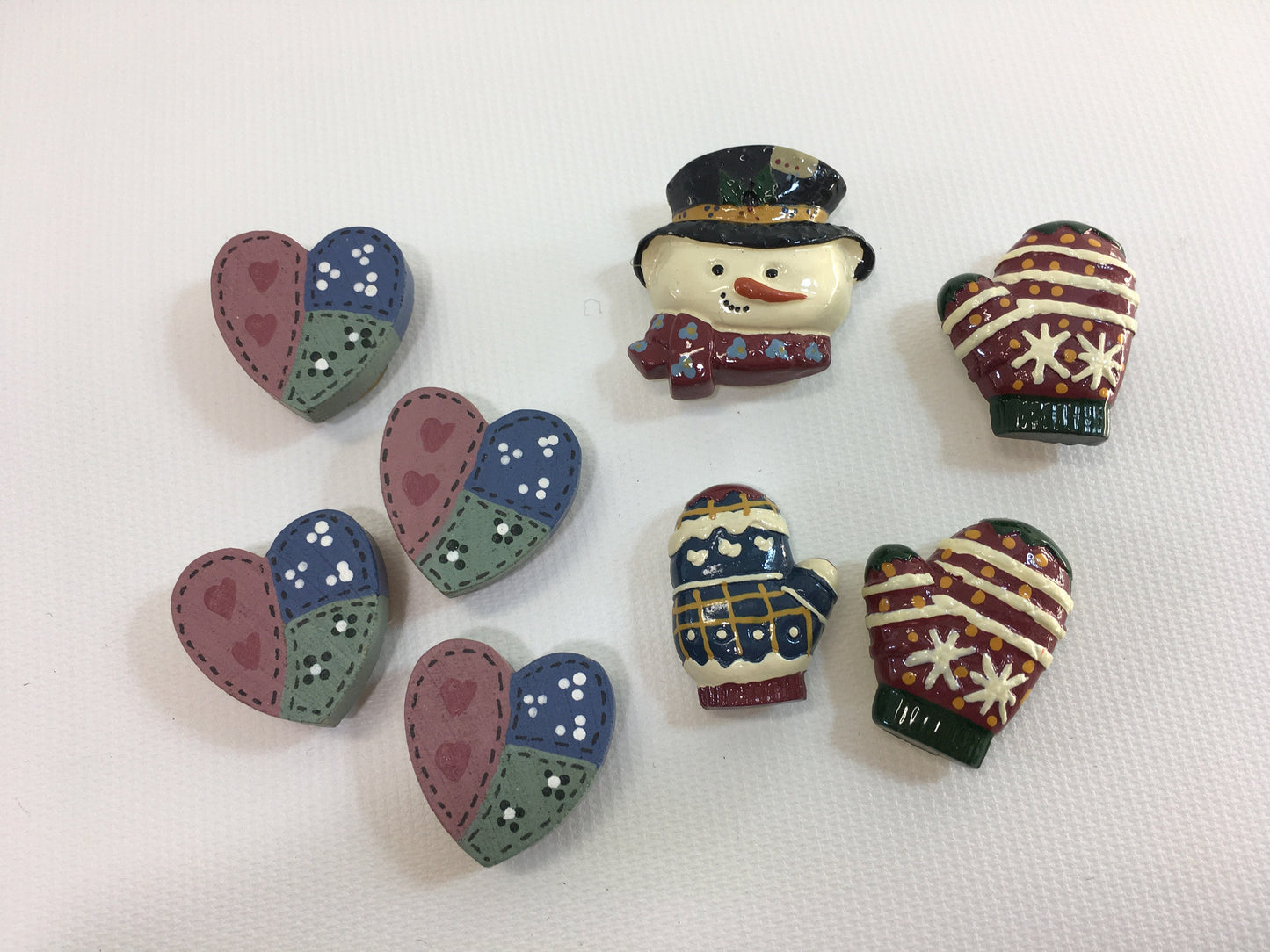 Holiday Button Covers Country Christmas Resin Snowman Mittens and Patchwork Quilt Wooden Hearts Retro Vintage Fashion Accessories