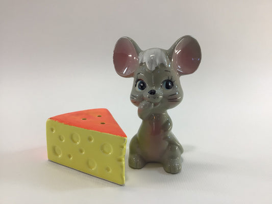 Enesco Mouse Cheese Wedge Salt & Pepper Shaker Set Mid Century Made in Japan Kitschy Ceramics Home Country Farmhouse Kitchen Cottage Decor