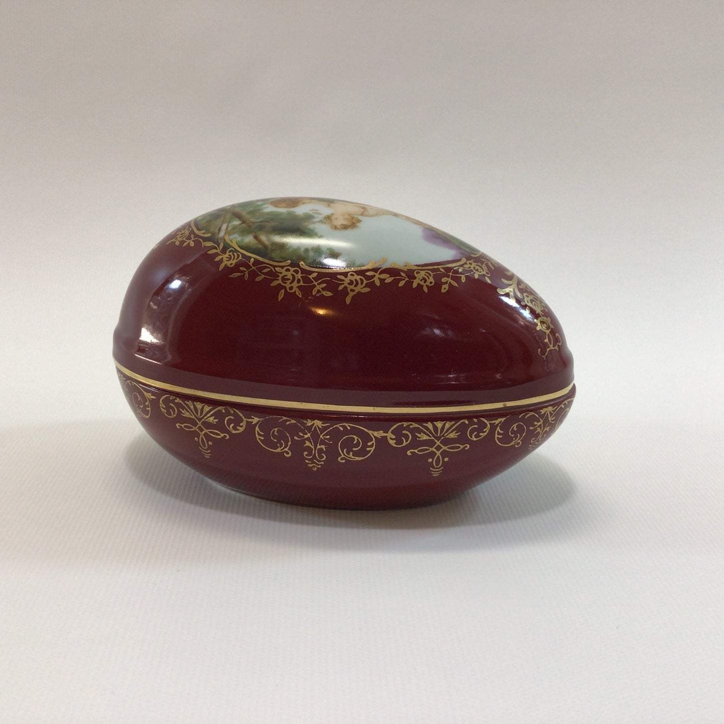 Red Porcelain Egg Trinket Box Dish Applied Victorian Love Portrait Motif with Gold Gilt Mid Century Reproduction Vanity Dresser Home Decor