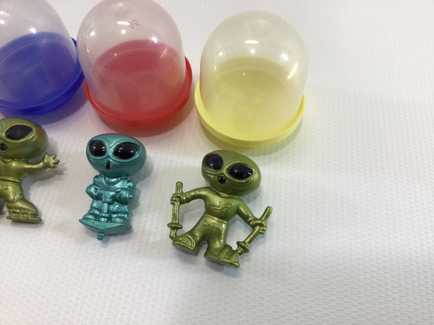 1980s Alien Extreme Sports Vintage Toy Gumball Vending Machine Prize Lot of 5 Random Figures in Capsule