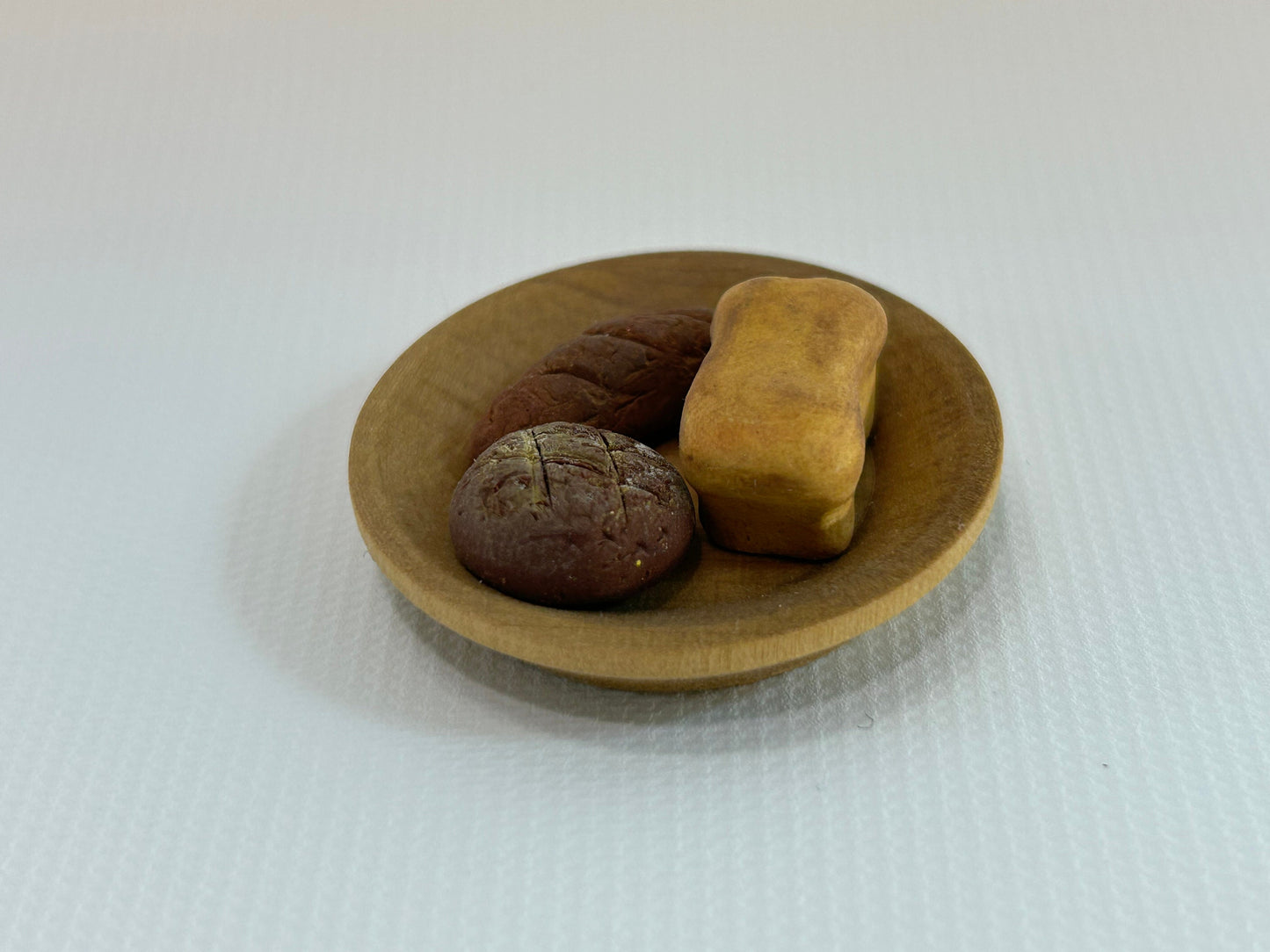 Handmade Dollhouse Miniature Bread 3 Loaves Wooden Bowl 1:12 Scale Artisan Country Kitchen Decor