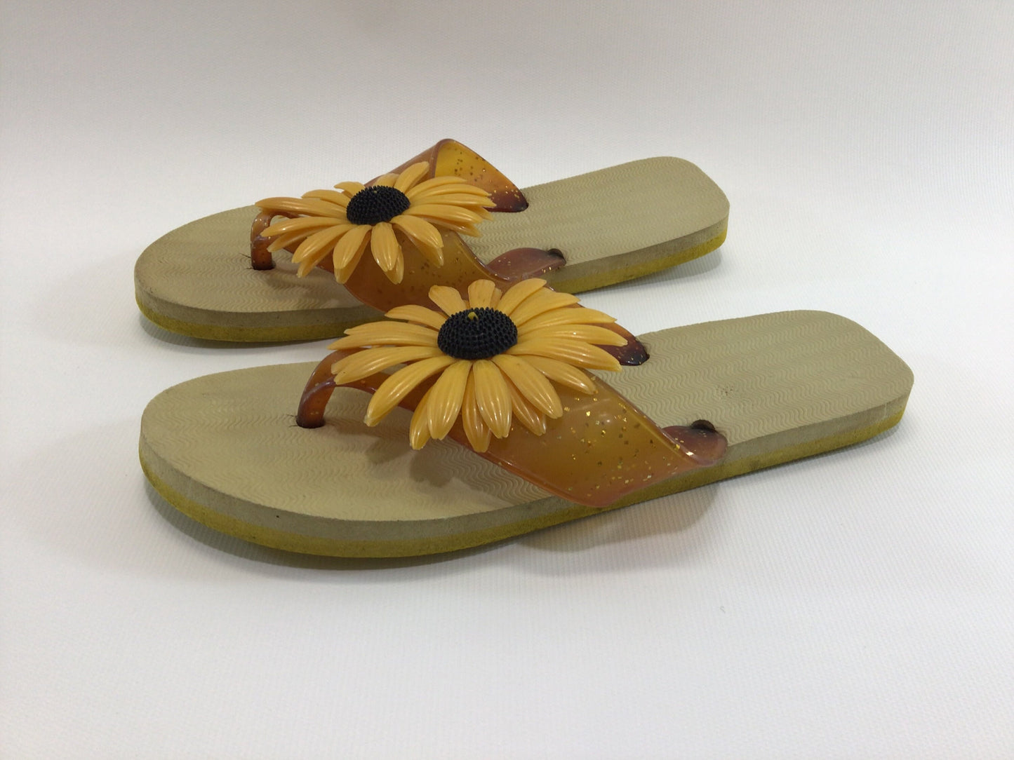 Retro Yellow Daisy Flip Flop Shoes Town Fair Ladies Vintage 60s Women's Fashion Made in Japan