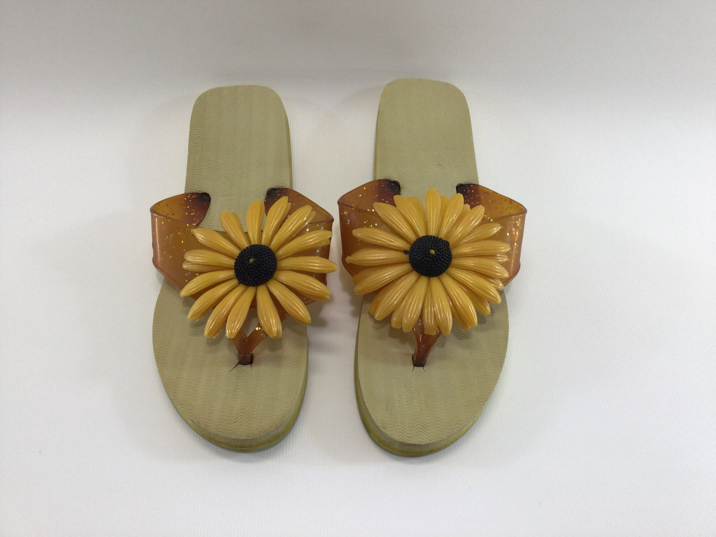 Retro Yellow Daisy Flip Flop Shoes Town Fair Ladies Vintage 60s Women's Fashion Made in Japan