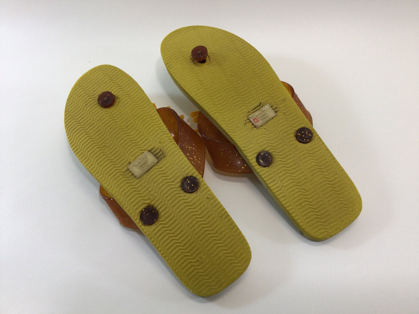 Retro Yellow Daisy Flip Flop Shoes Town Fair Ladies Vintage 60s Women's Fashion Made in Japan