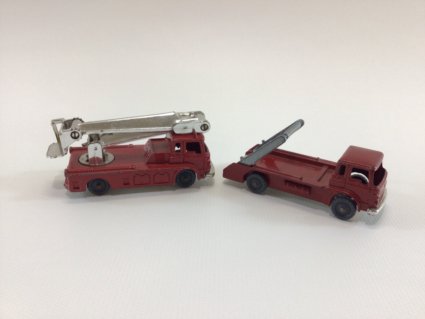 Husky Diecast 1/64 Scale Vintage Toy Vehicles Simon Snorkel Fire Truck and Bedford TK 7 Ton Rubbish Hauler