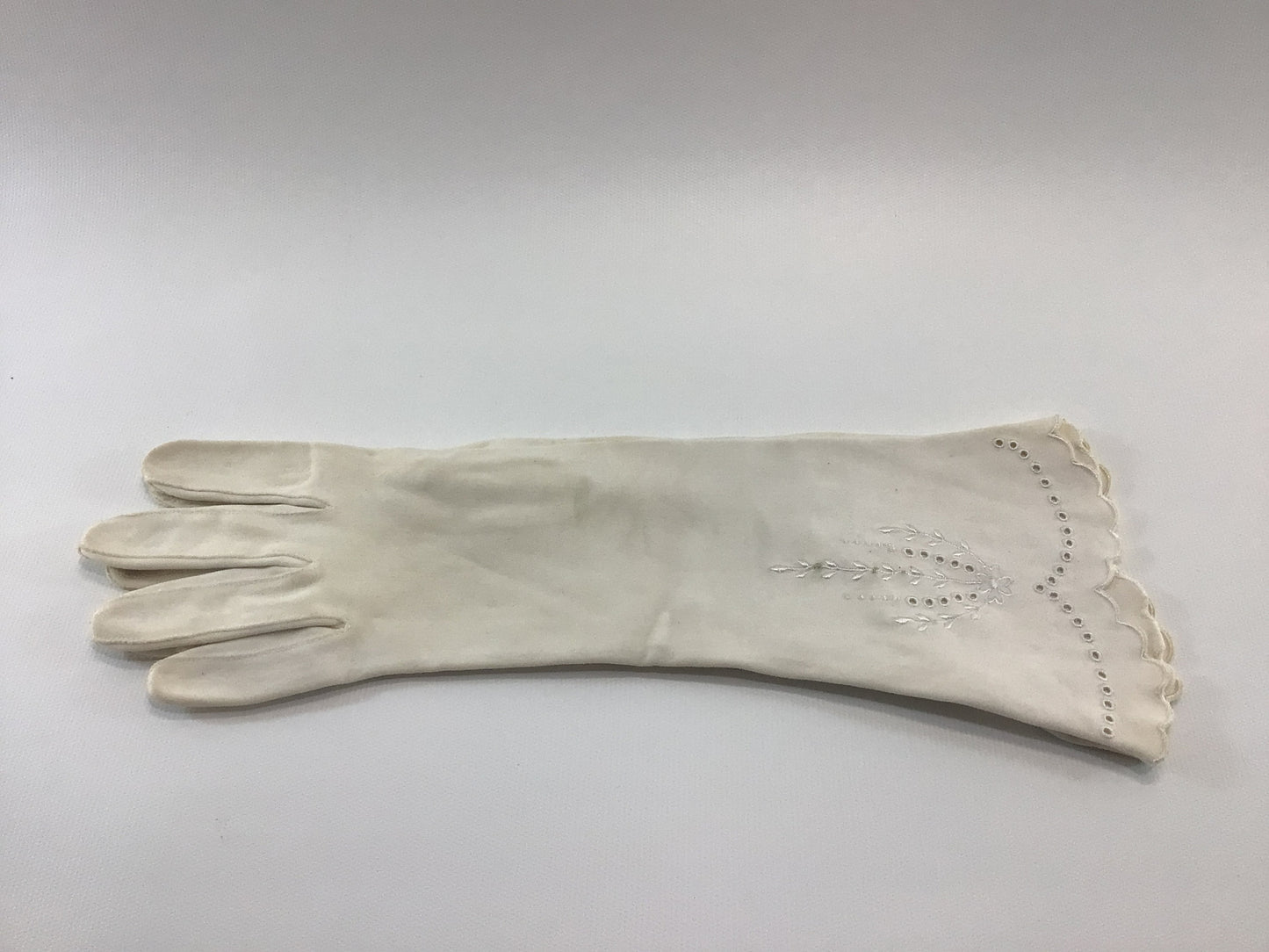 White Mid Length Formal Gloves with Embroidered Cut Eyelet and Scalloped Cuffs size Small