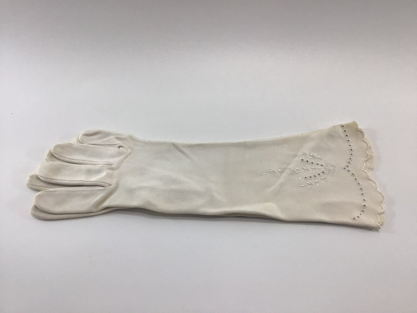 White Mid Length Formal Gloves with Embroidered Cut Eyelet and Scalloped Cuffs size Small