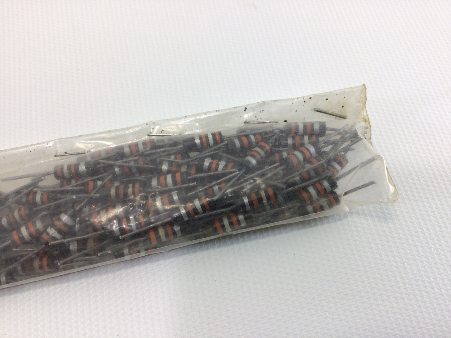 Electronic Resistors 39K Lot of 100 Vintage Audio Television Repair Project Parts Pieces